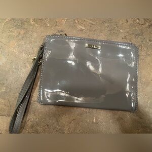 SMALL LIGHT GREY PATENT LEATHER CLUTCH/ WRISTLET